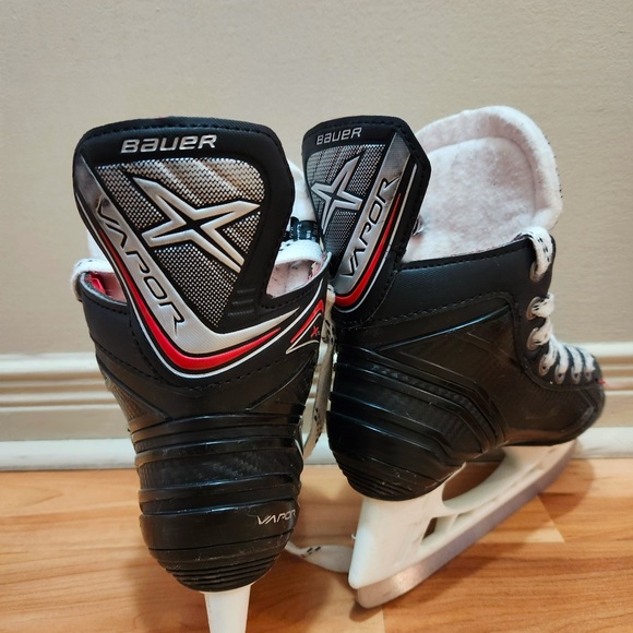 Bauer Black and Red Ice Hockey Skates - Picture 2 of 2
